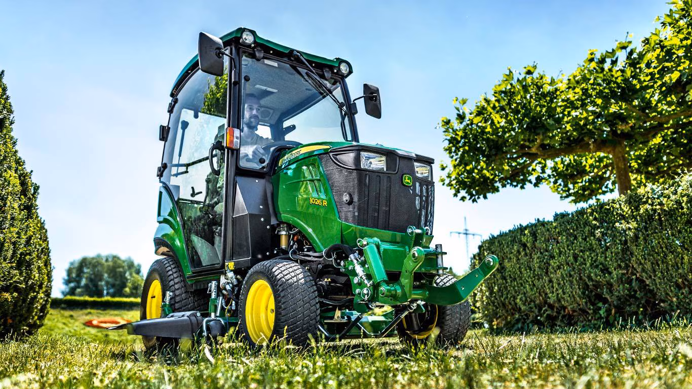 1026R Kompakttraktor